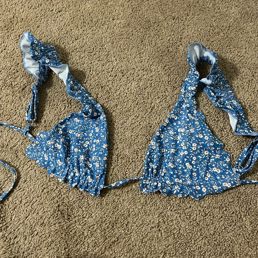 Blue floral print bikini top & bottoms NEVER WORN